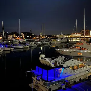 luxury-yacht-40-foot-on-5-star-ocean-village-marina.bournemouth-hotels.org/