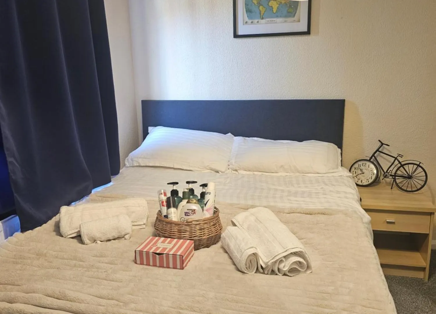 Homestay Double Bedroom Located Close To Manchester Airport Wythenshawe